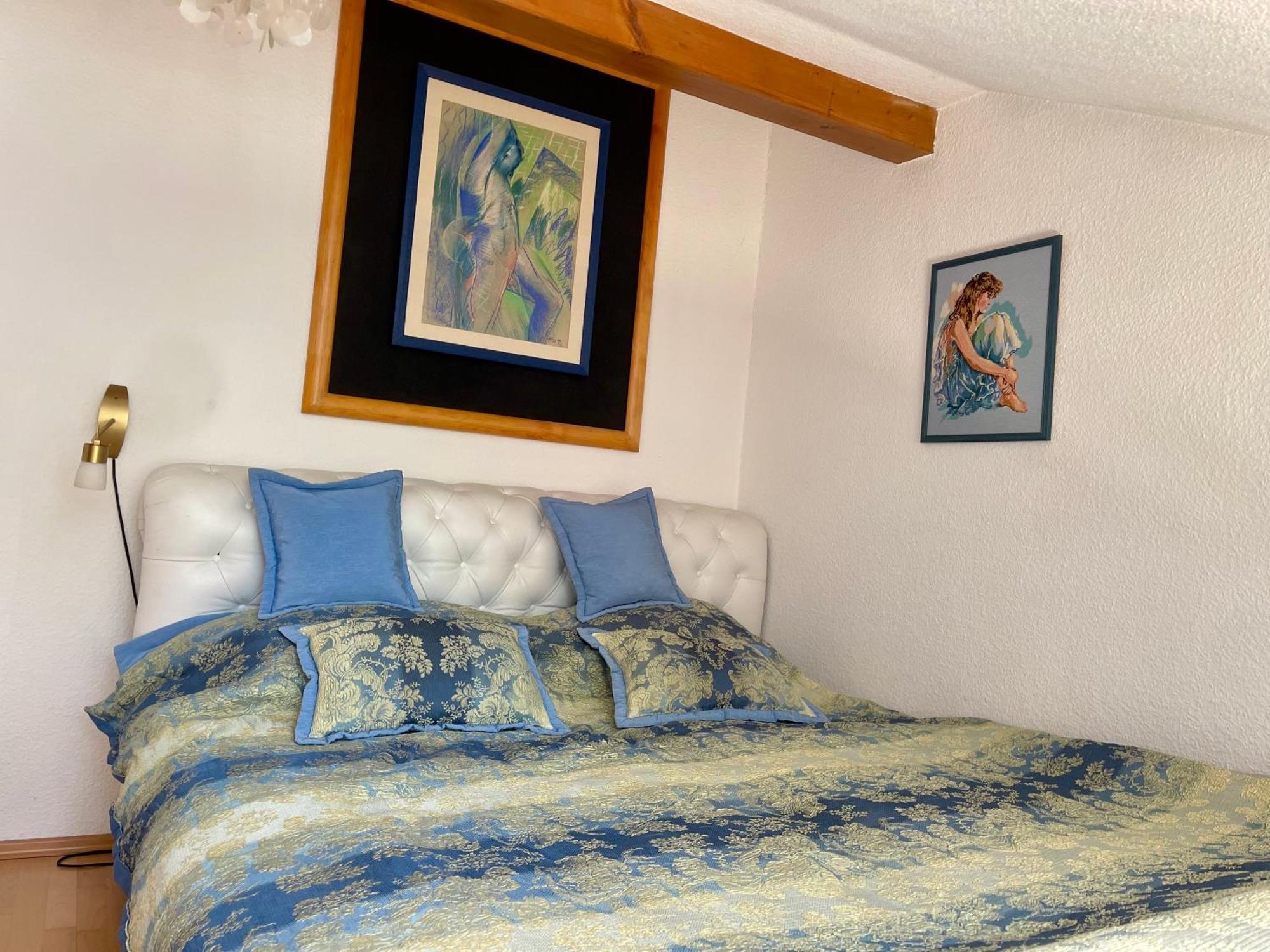 Wunderschoenes Grosses 3 Zentrum Goldstadt Familienfreundlich Mit Garage Apartment *